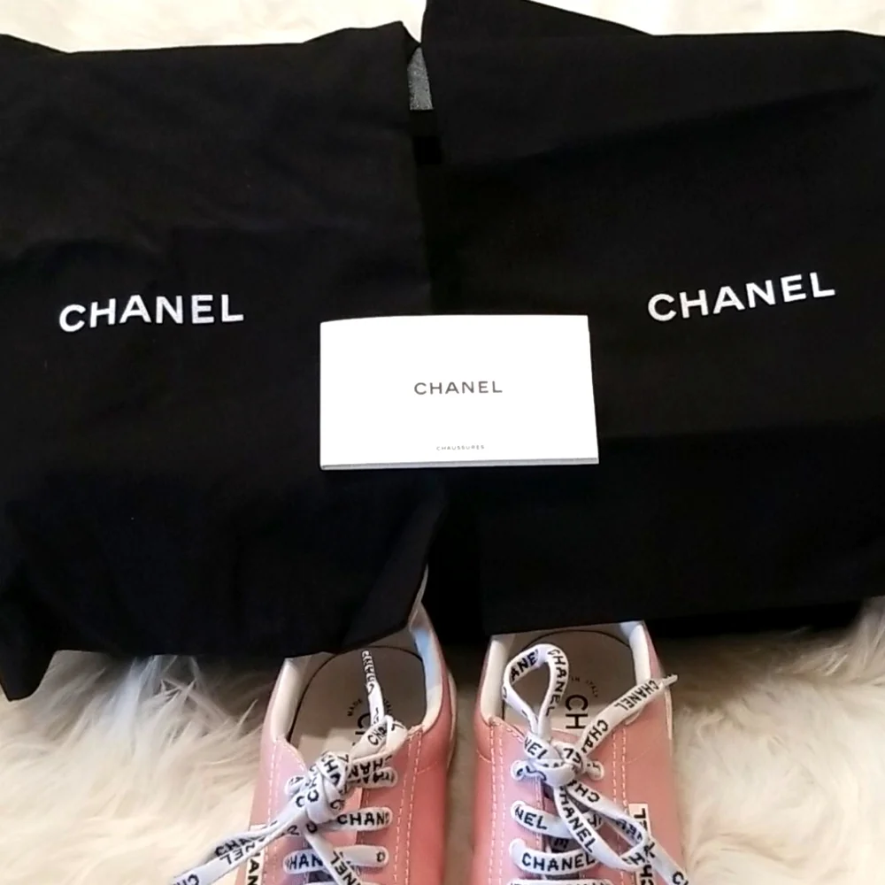 CHANEL low top